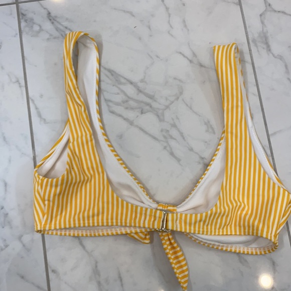 Hollister Bikini top size XS - Picture 2 of 3